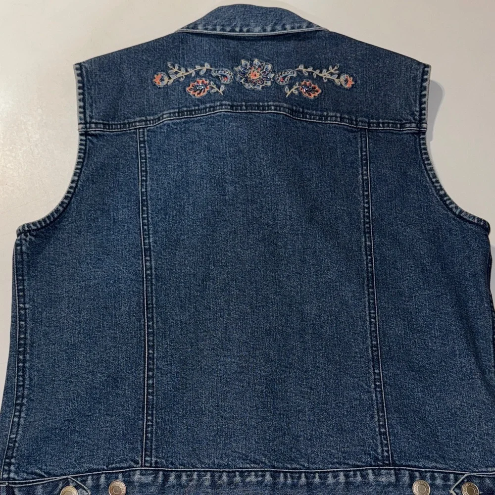 Beautiful Pendleton beaded and‎ embroidered Denim Vest - Picture 5 of 6